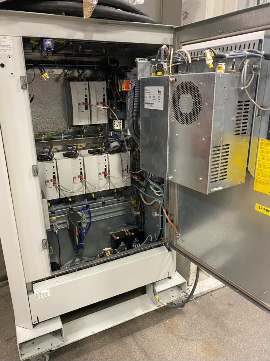 Roboty przemysłowe, maszyny do obróbki metalu, urządzenia pomiarowe i testujące itp.-10